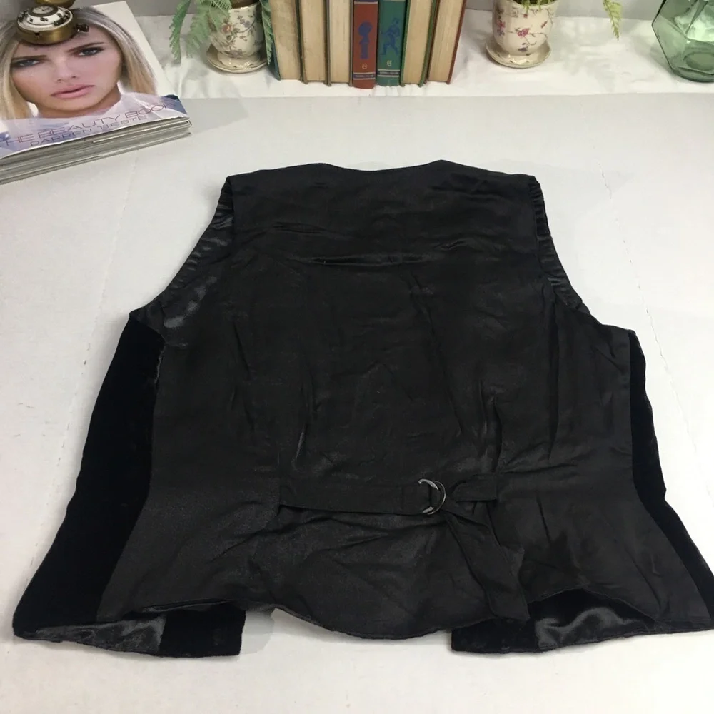 Double D Ranch Vest - Picture 5 of 10